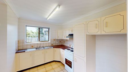 Freshly Updated & Ultra-Convenient Living in Kawana - Photo 5