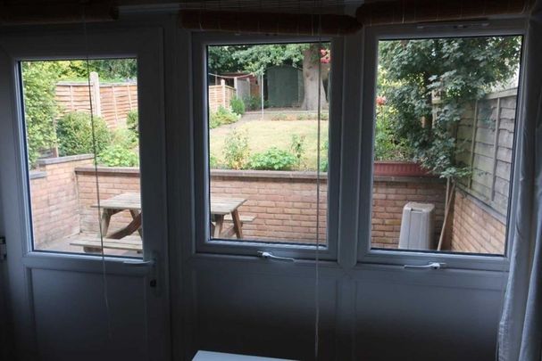 3 bedroom terraced house to rent - Photo 1
