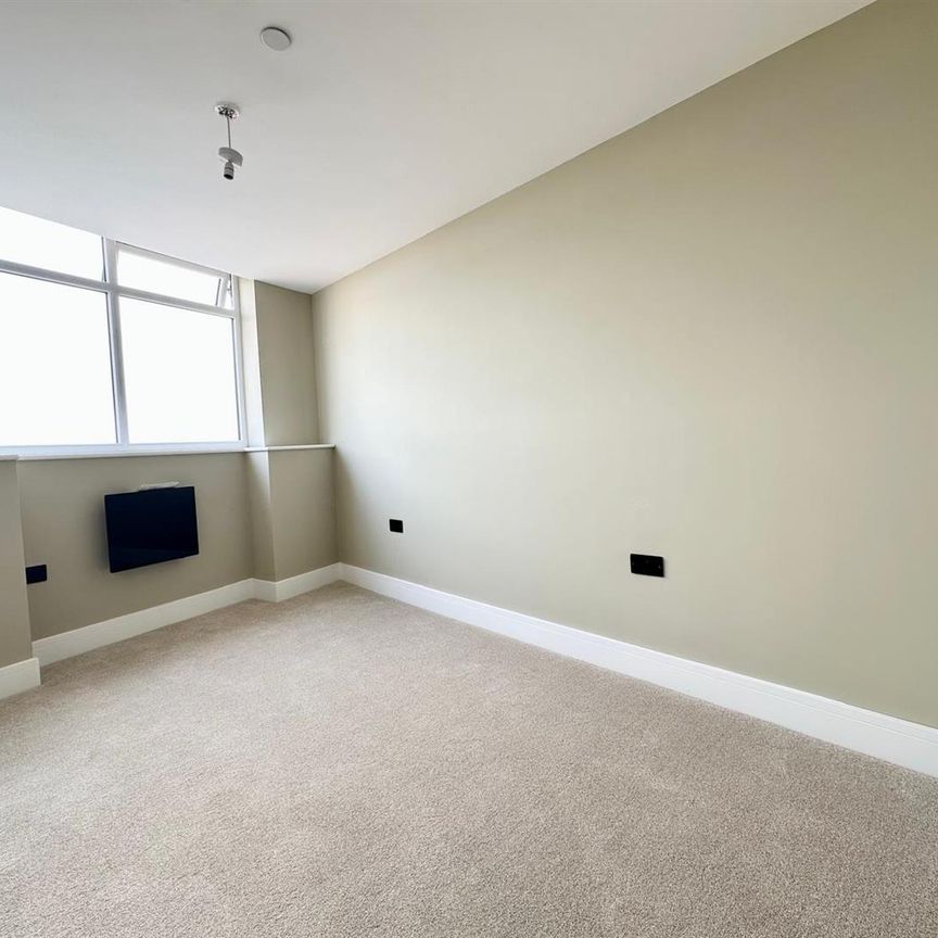 2 bed flat to rent in Sheffield Road, Barnsley, S70 - Photo 1