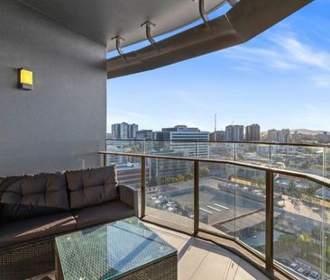 TOP FLOOR WITH VIEWS TO CITY - 1 BEDROOM + STUDY - Photo 6