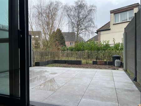 Gelijkvloers appartement met 3 slaapkamers en zonnige tuin. - Photo 5