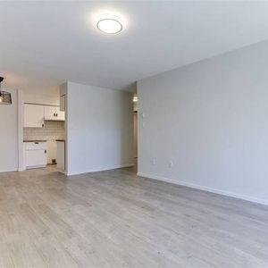 Burnaby Apartment for Rent (In Burquitlam area) near Lougheed Skytrain - Photo 2