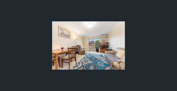 Low maintenance living! - Photo 1