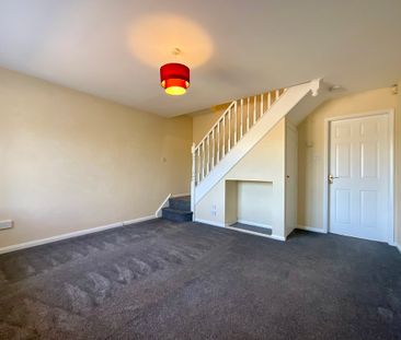 2 bedroom Semi-Detached House to let - Photo 3