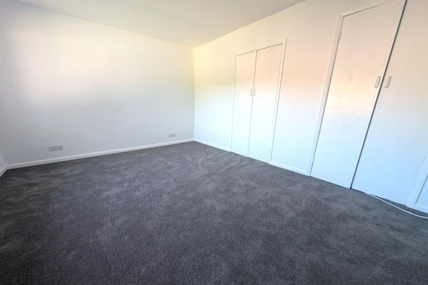 Somerset Avenue, SO18 - Photo 1