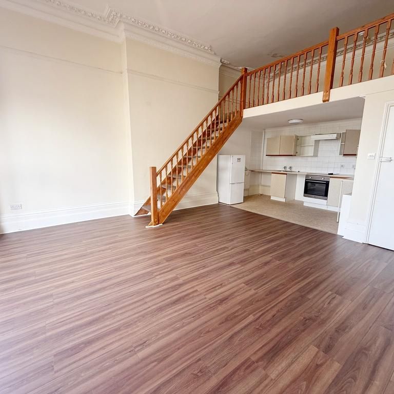 Studio to rent - Photo 1