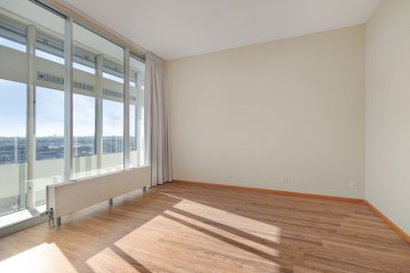 Sir Winston Churchillln 283F054 - Photo 2