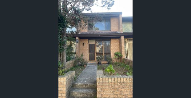 FULL BRICK TOWNHOUSE AT PREMIUM LOCATION! - Photo 1