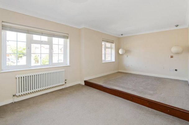 4 bedroom detached house to rent - Photo 1