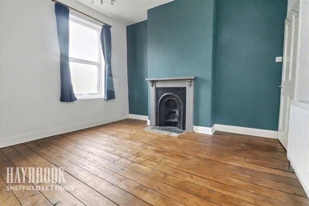 3 bedroom terraced house to rent - Photo 1