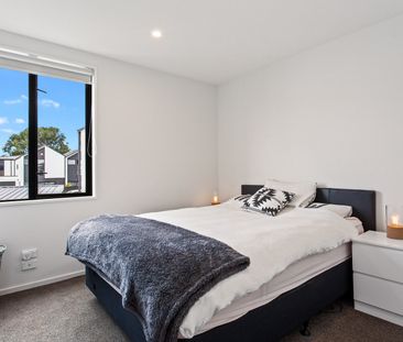 Modern 2 Bedroom, 2 Bathroom Unfurnished Townhouse - Photo 4