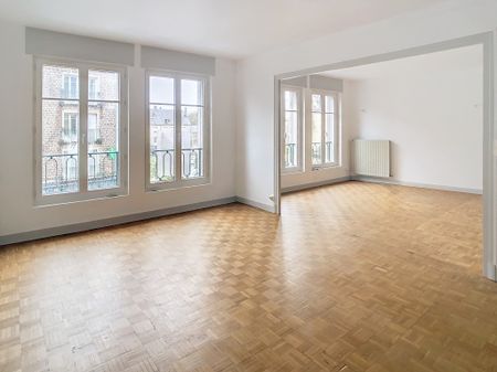Location Appartement 4 pièces 91m² COUTANCES 50200 - Photo 2