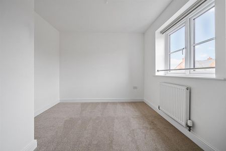 4 bedroom detached house to rent - Photo 3