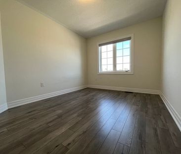 For Lease - 4 Limoges Street, Whitby, Ontario - Photo 3