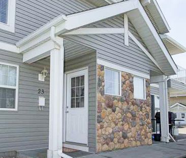 Top Floor Corner Unit | Vaulted Ceilings | Heat & Water Included. - Photo 6
