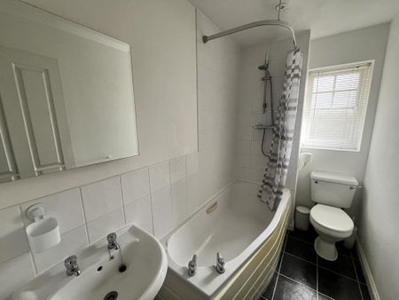 2 bedroom terraced house to rent - Photo 3