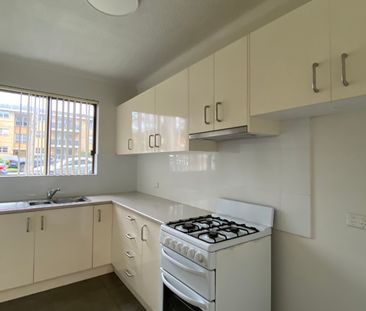 Two Bedroom Unit in the Heart of Hornsby - Photo 3