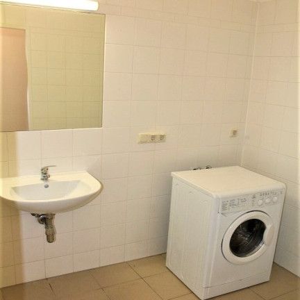 HOLBEINGASSE, 68 m2 Altbau, Wohnküche, 2 Zimmer, WG-geeignet, Komplettküche, Wannenbad, Parketten, 4. Liftstock - Foto 1