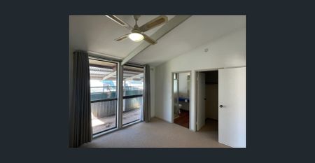 Solid Home in Sporting Precinct!! - Photo 4