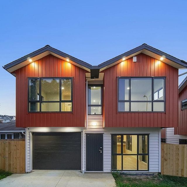 Ready to move in large family home in Hillpark. - Photo 1