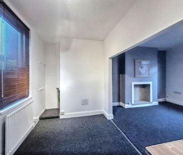 2 bed terraced house to rent in NE64 - Photo 3