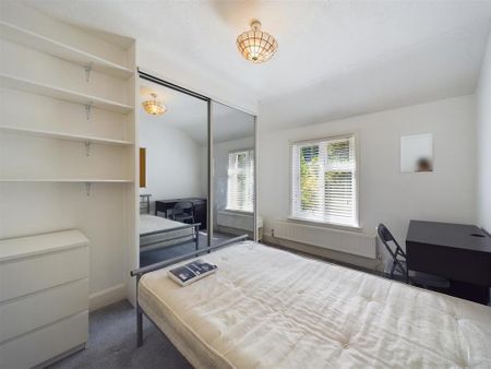 4 bedroom terraced house to rent - Photo 4