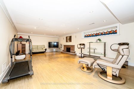 For Lease - 81 Hillcrest Avenue, Toronto, Ontario - Photo 2