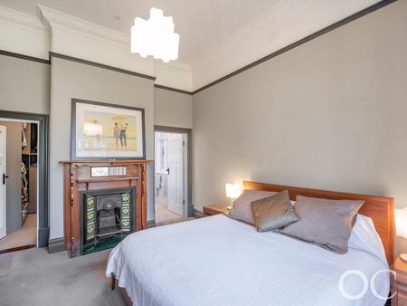 Open the Door to Timeless Elegance - Photo 5