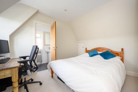 4 bedroom detached house to rent - Photo 5