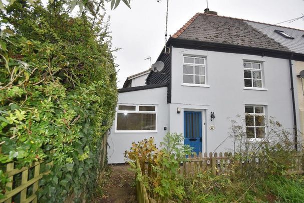 2 bedroom end of terrace house to rent - Photo 1