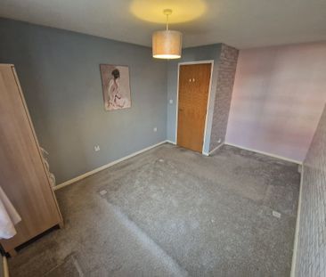 Paisley Park, Farnworth - Photo 4