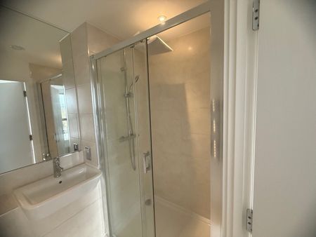 Alpini Road, London - Photo 2