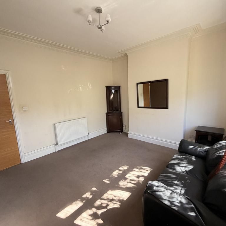 4 bedroom terraced house to rent - Photo 1