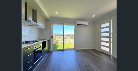 Stunning Two Bedroom Home Unit - Air-Con, Garage, Picturesque Views - Photo 4