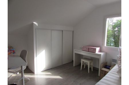 Maison - LUCINGES - 112m² - 4 chambres - Photo 4