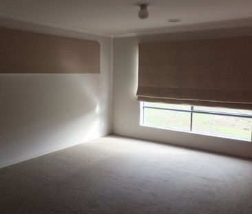 Family Home South Shepparton - Photo 2