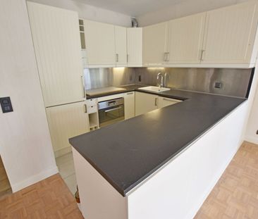 Ongemeubeld hoekappartement in hartje Zoute nabij het Albertplein - Photo 4