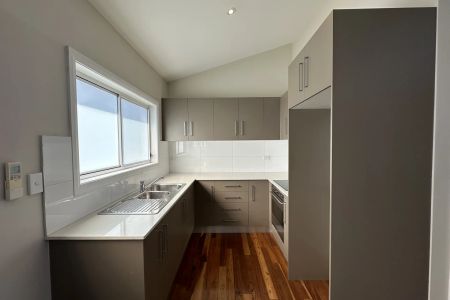 Modern One Bedroom Apartment - Photo 5