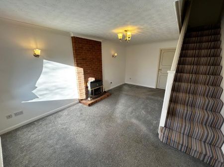 2 bedroom semi-detached house to rent - Photo 2