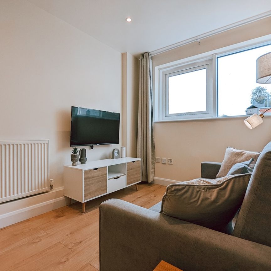 2 Bed Flat, Springwell Court, EC1V - Photo 1