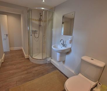 2 bedroom ground floor flat to rent - Photo 6