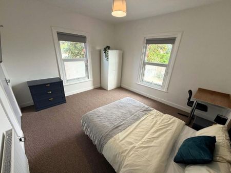 1 bedroom in a house share to rent - Photo 5