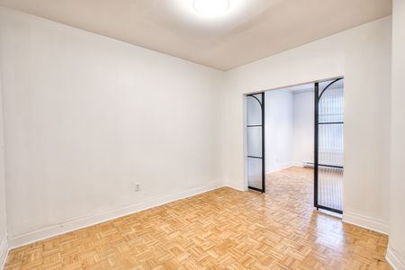 5025 4e Avenue - Photo 2