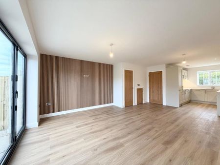 3 bedroom semi-detached house to rent - Photo 3