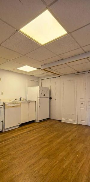 3 1/2 appartement près du métro, meublé à louer - Photo 1