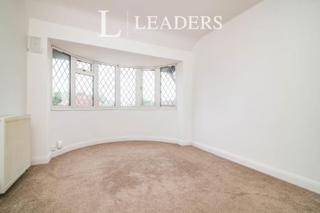 3 bedroom semi-detached house to rent - Photo 2