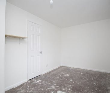 Flat to rent - Crayford High Street, Dartford, DA1 - Photo 6