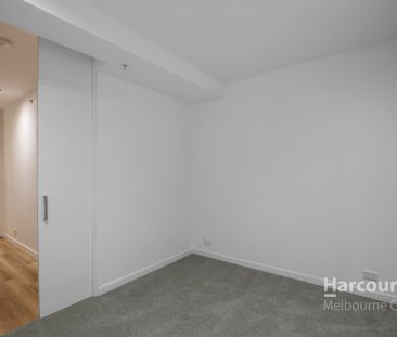 Fresh Interior in Sought after Tribeca! - Photo 2