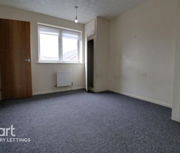 2 bedroom semi-detached house to rent - Photo 2