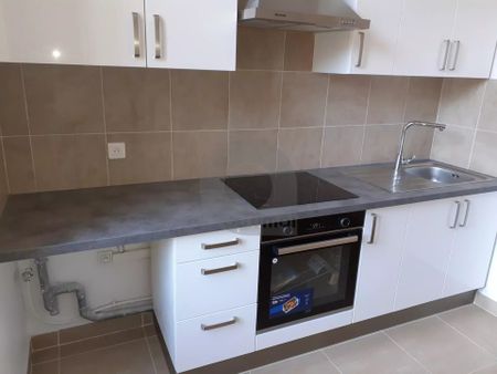 Location Appartement 4 pièces 77m² MENTON 06500 - Photo 5